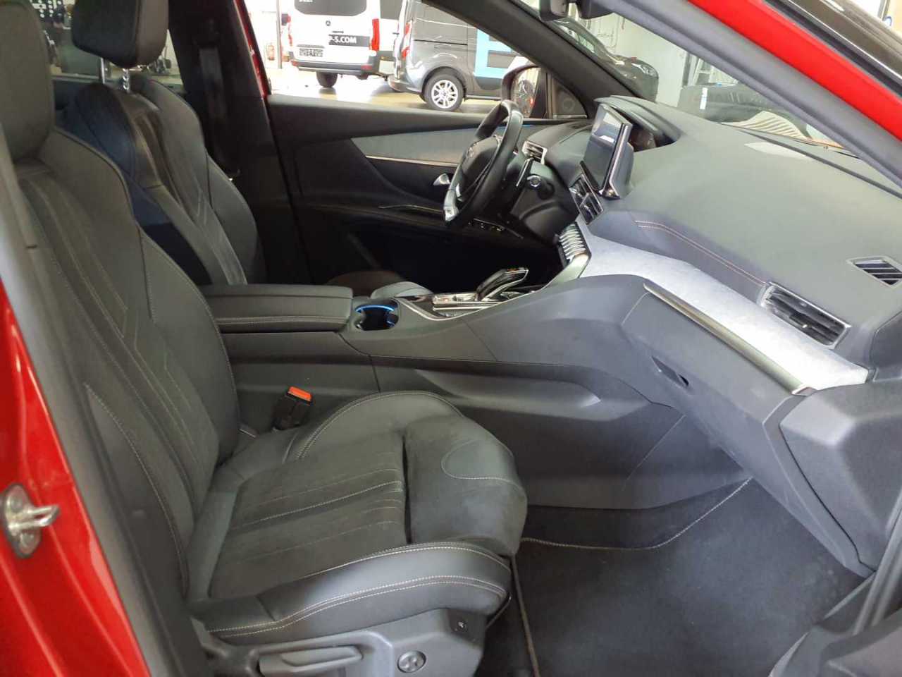 Peugeot 5008 BlueHDi 180 EAT8 GT Pack 11