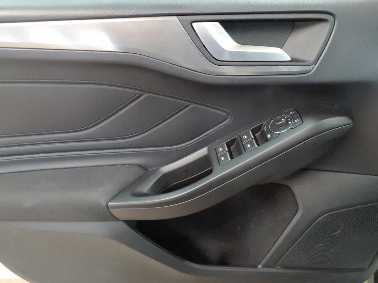 Ford Focus Turnier 1.5 EcoBlue Start-Stopp-System Aut. TITANIUM X 4