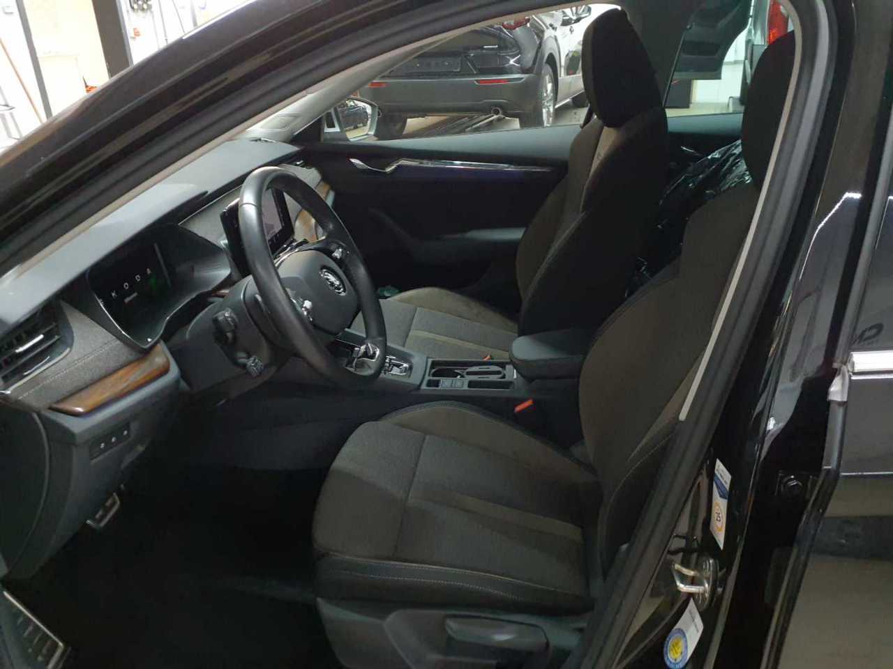 Skoda Octavia Combi 2.0 TDI DSG 4x4 Scout 7