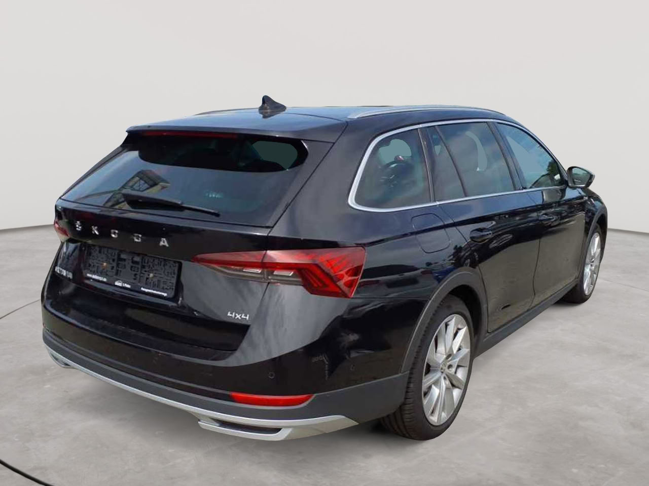 Skoda Octavia Combi 2.0 TDI DSG 4x4 Scout 4