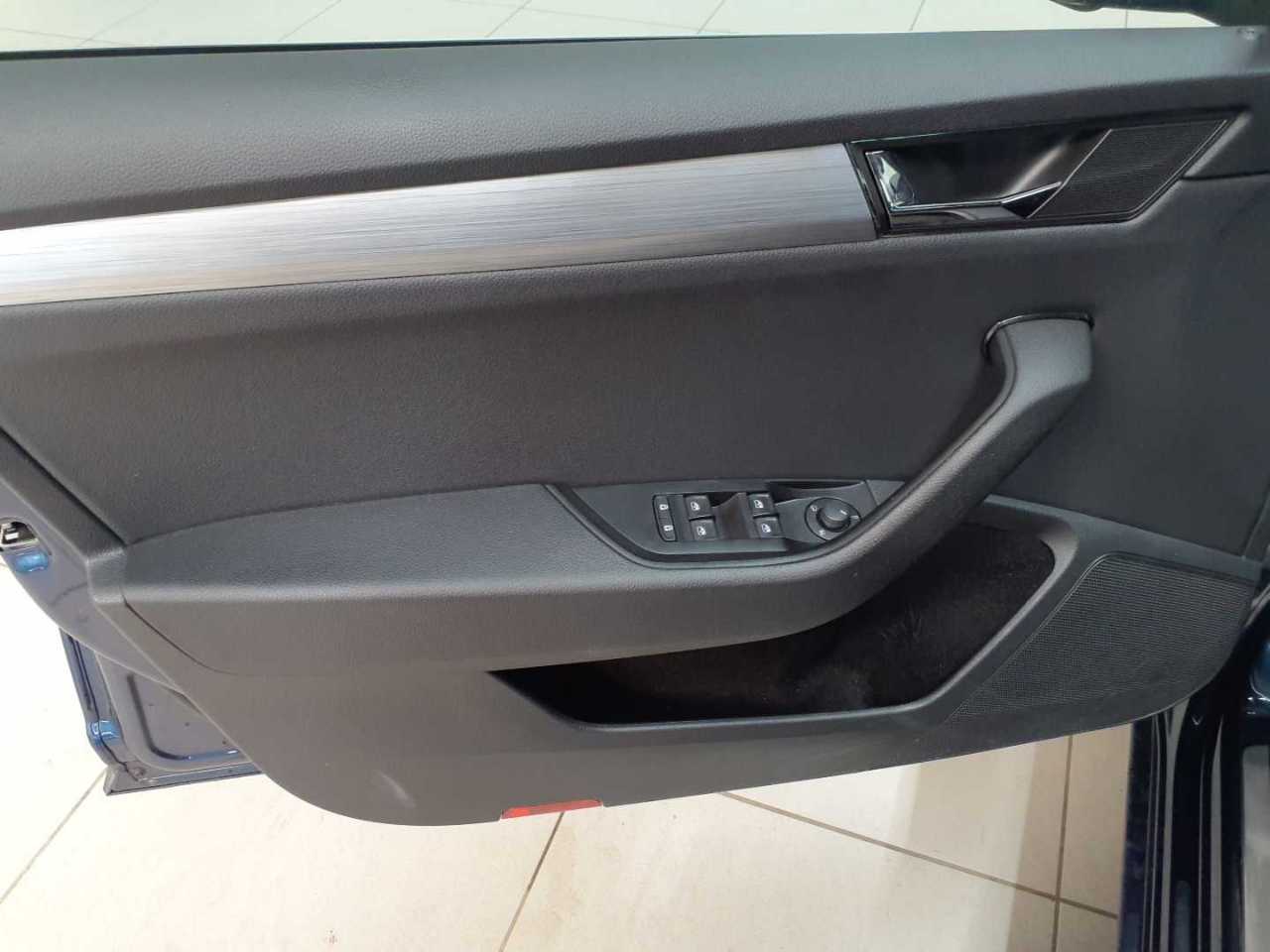 Skoda Superb Combi 2.0 TDI Ambition 4