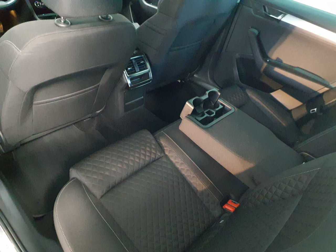 Skoda Superb Combi 2.0 TDI Ambition 8