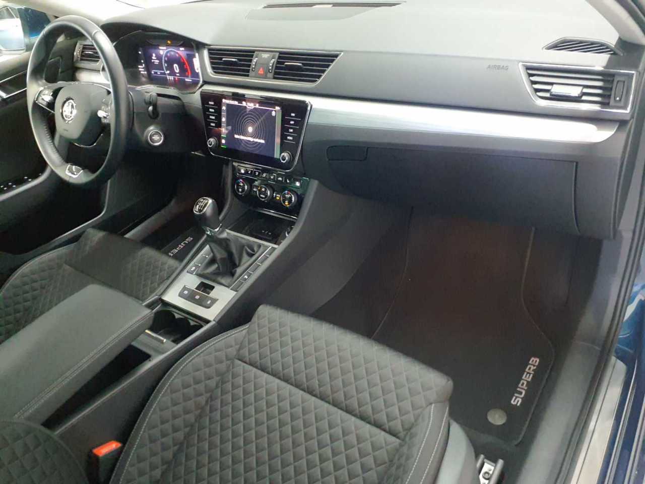 Skoda Superb Combi 2.0 TDI Ambition 12