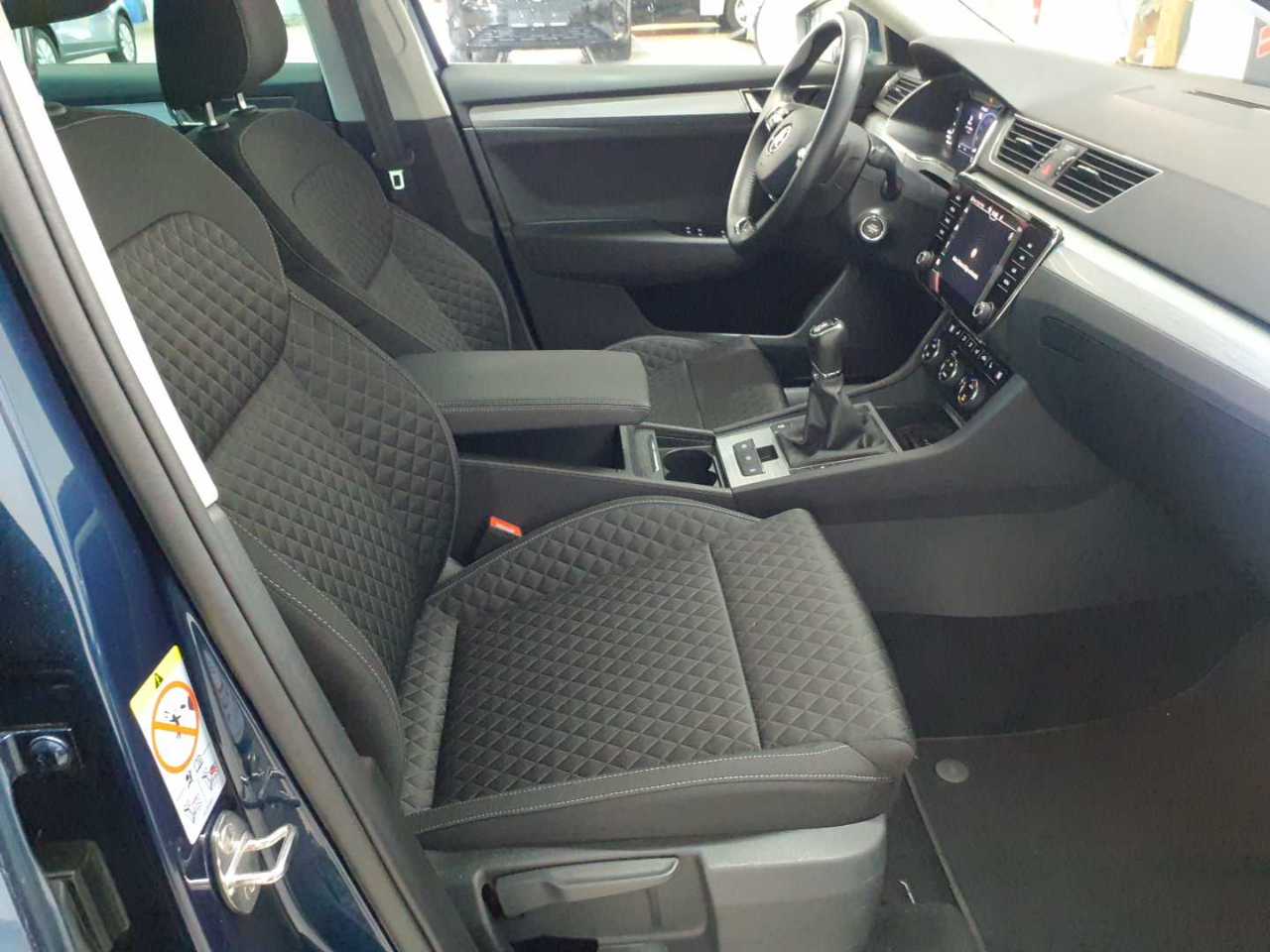 Skoda Superb Combi 2.0 TDI Ambition 11
