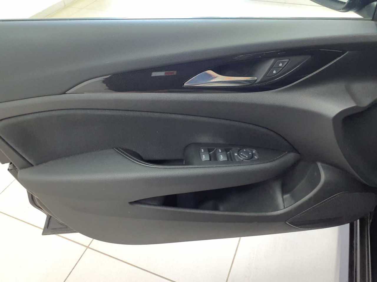 Opel Insignia Sports Tourer 1.5 Diesel Automatik Business 4