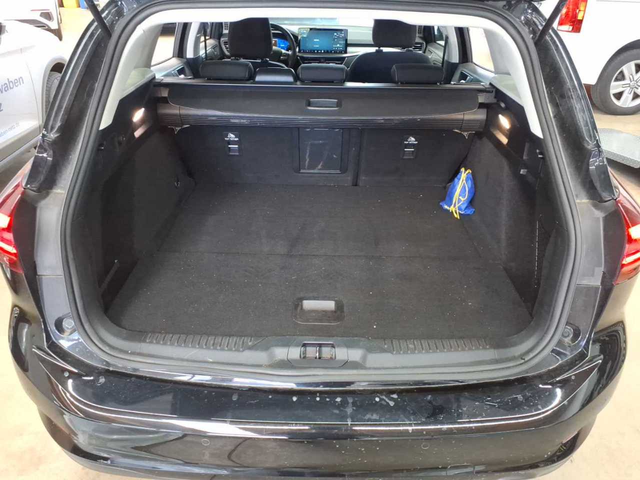 Ford Focus Turnier 1.5 EcoBlue Start-Stopp-System Aut. TITANIUM X 9