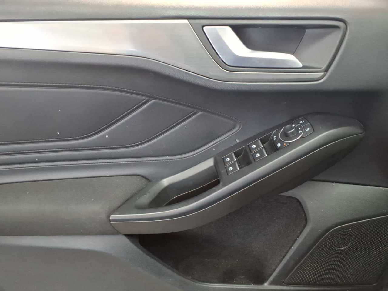 Ford Focus Turnier 1.5 EcoBlue Start-Stopp-System Aut. TITANIUM X 4