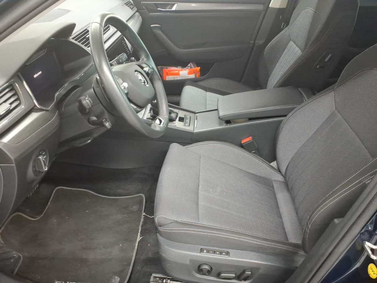 Skoda Superb Combi 2.0 TDI DSG Style 3