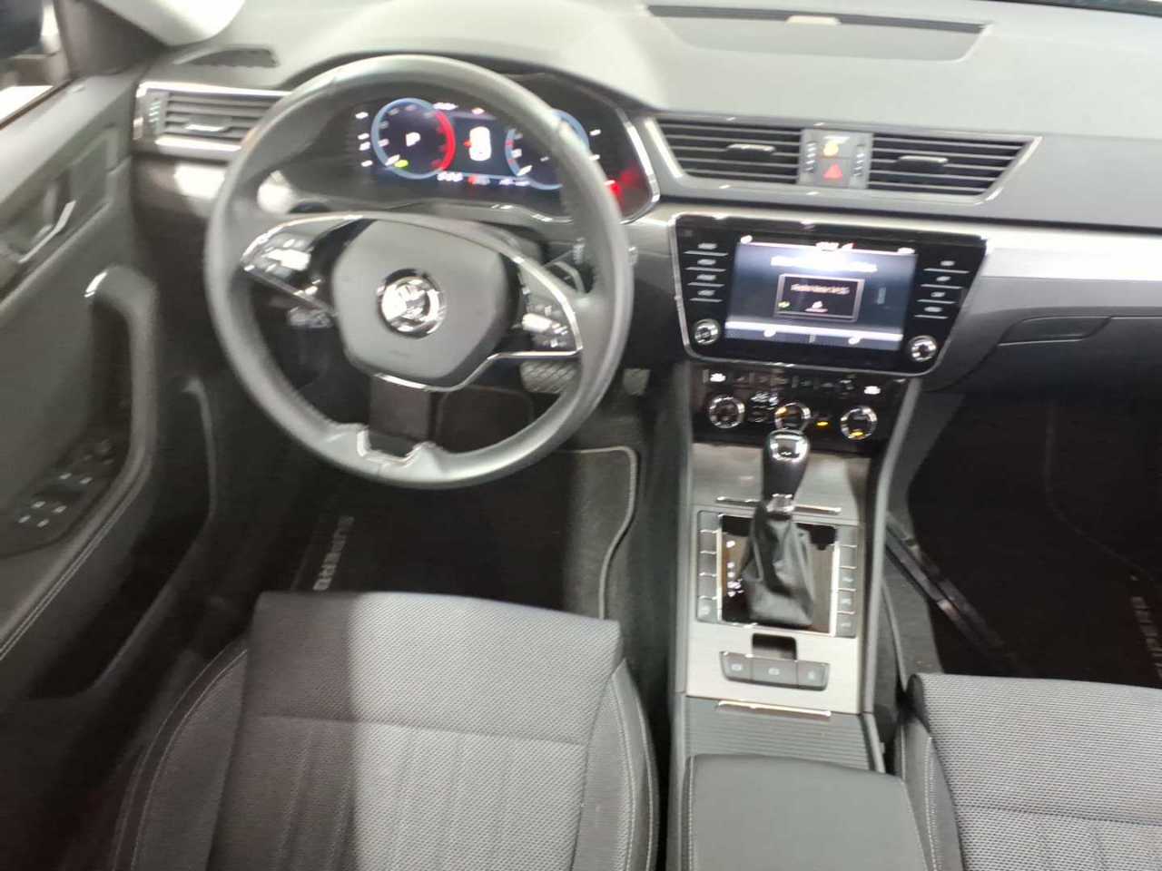Skoda Superb Combi 2.0 TDI DSG Style 5