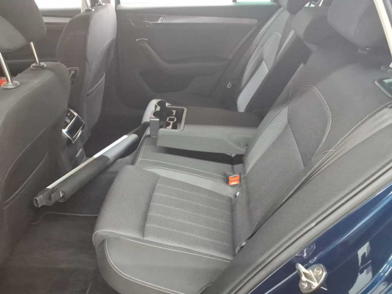 Skoda Superb Combi 2.0 TDI DSG Style 7