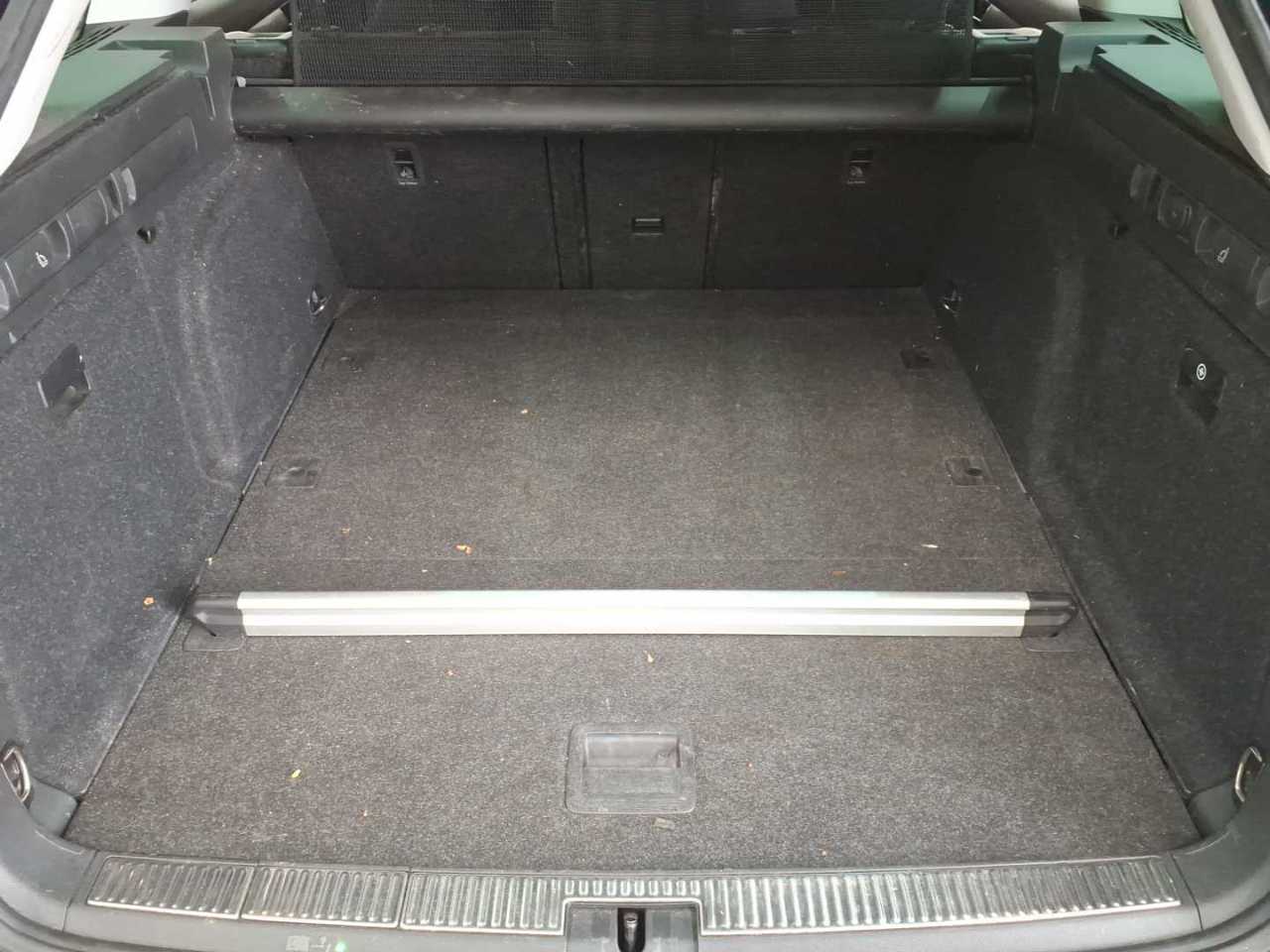 Skoda Superb Combi 2.0 TDI DSG Style 10