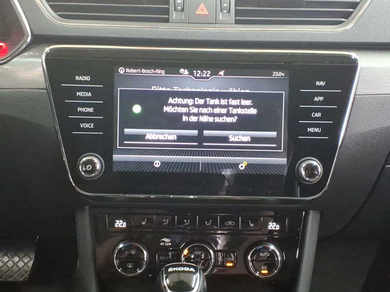 Skoda Superb Combi 2.0 TDI DSG Style 6