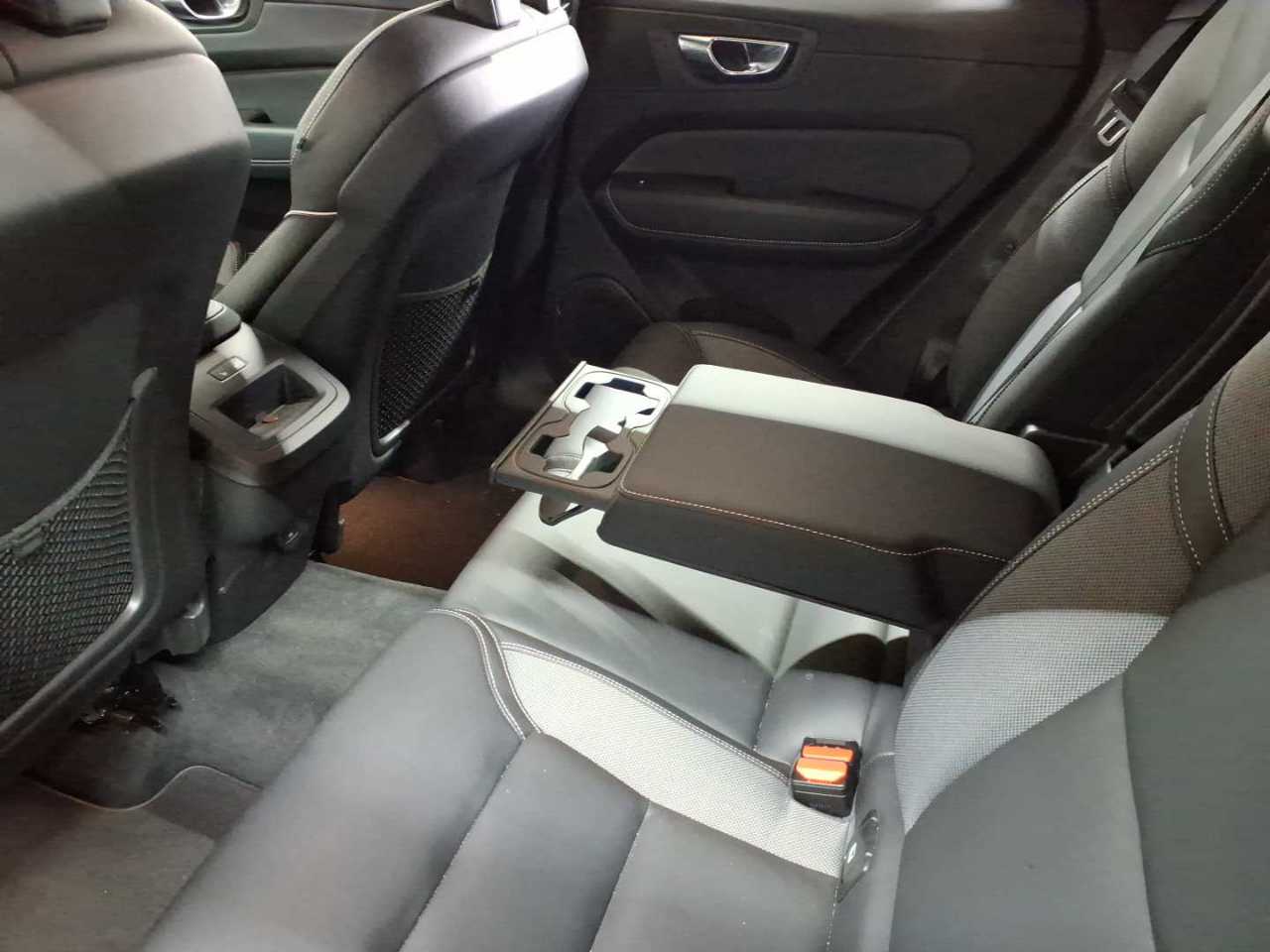 Volvo XC60 B4 D Geartronic RDesign 8