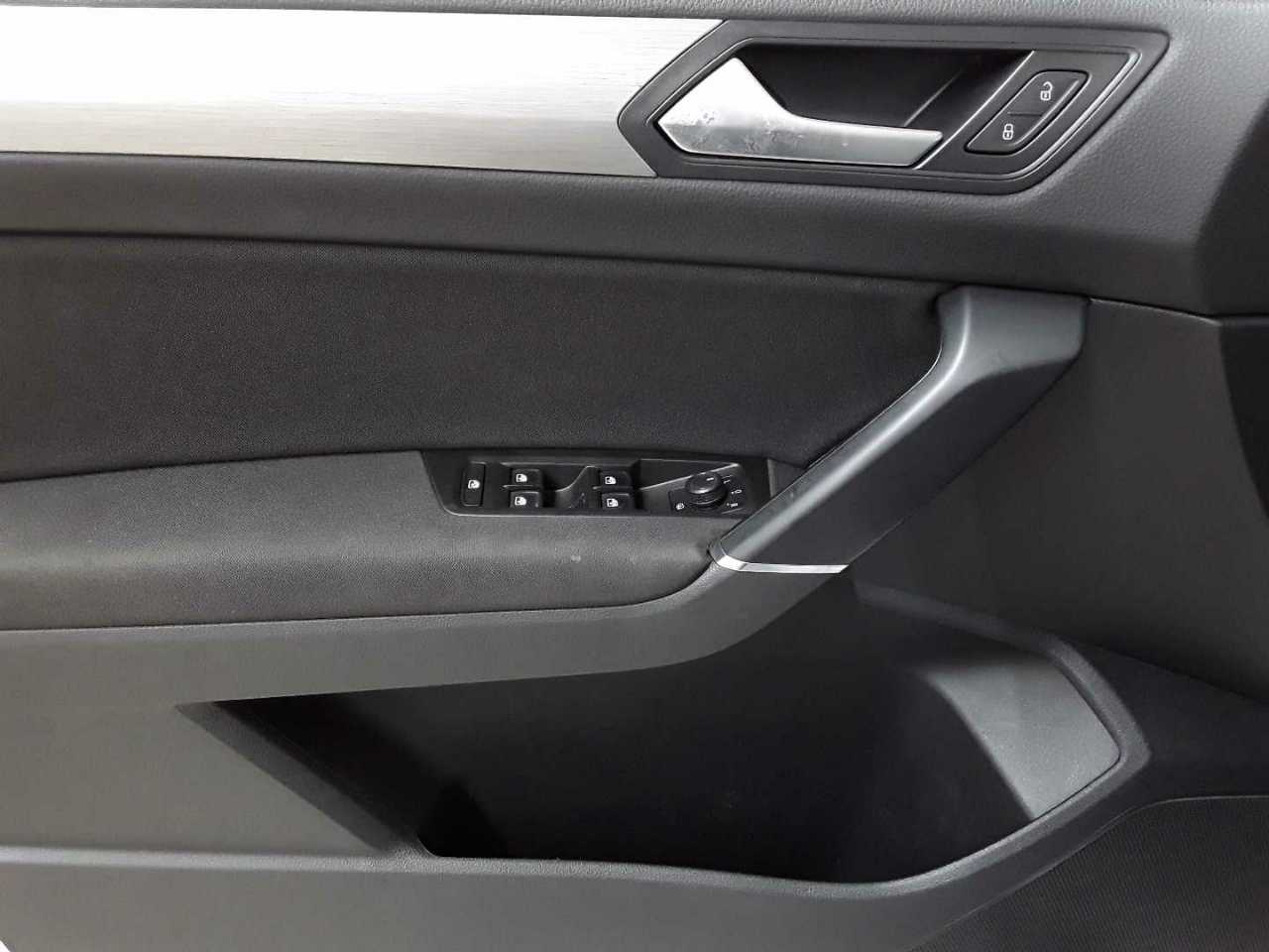 Vw Touran 2.0 TDI SCR DSG Comfortline 4