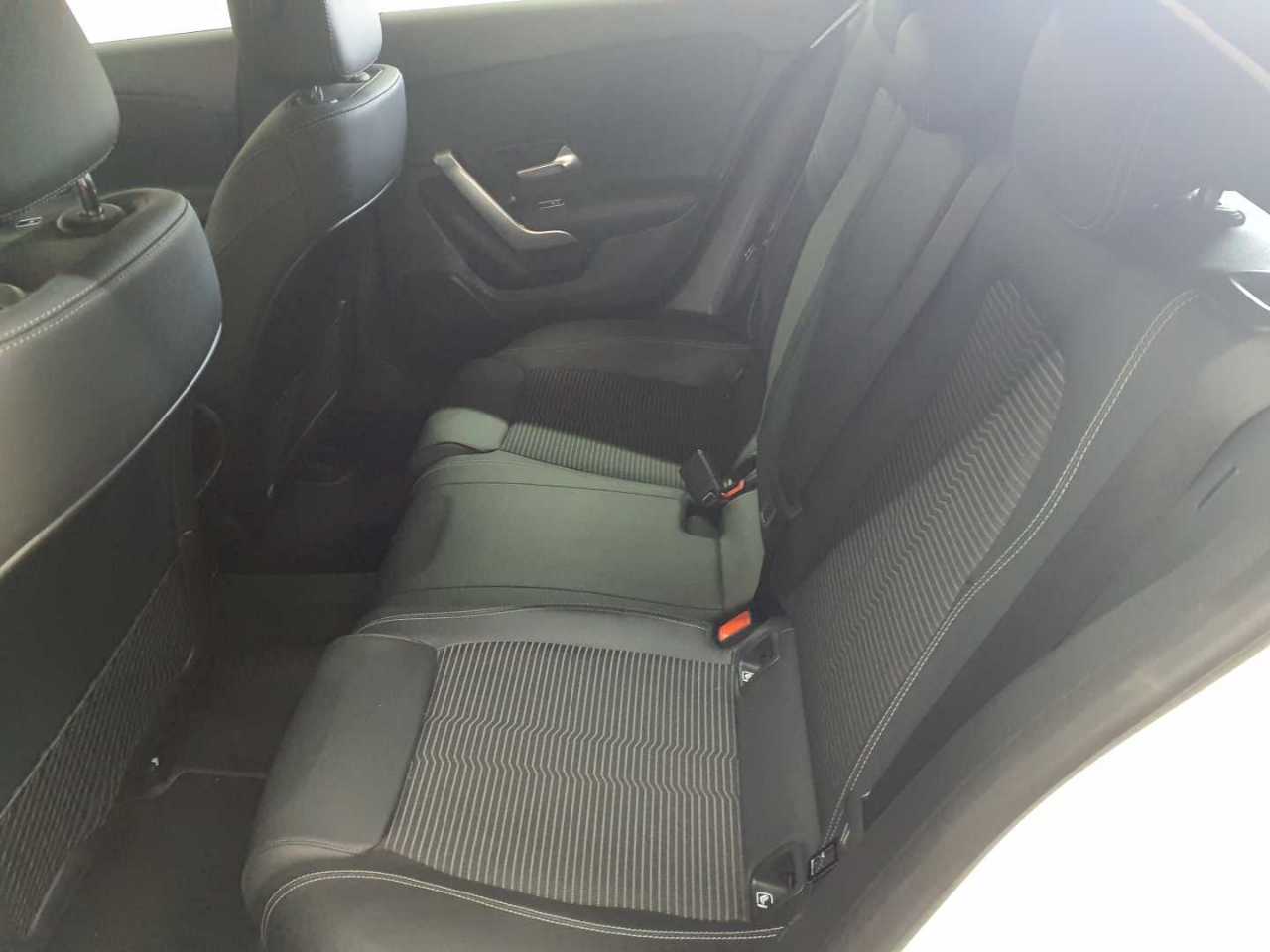 Mercedes-Benz A 200 d 4Matic 8G-DCT Progressive 5