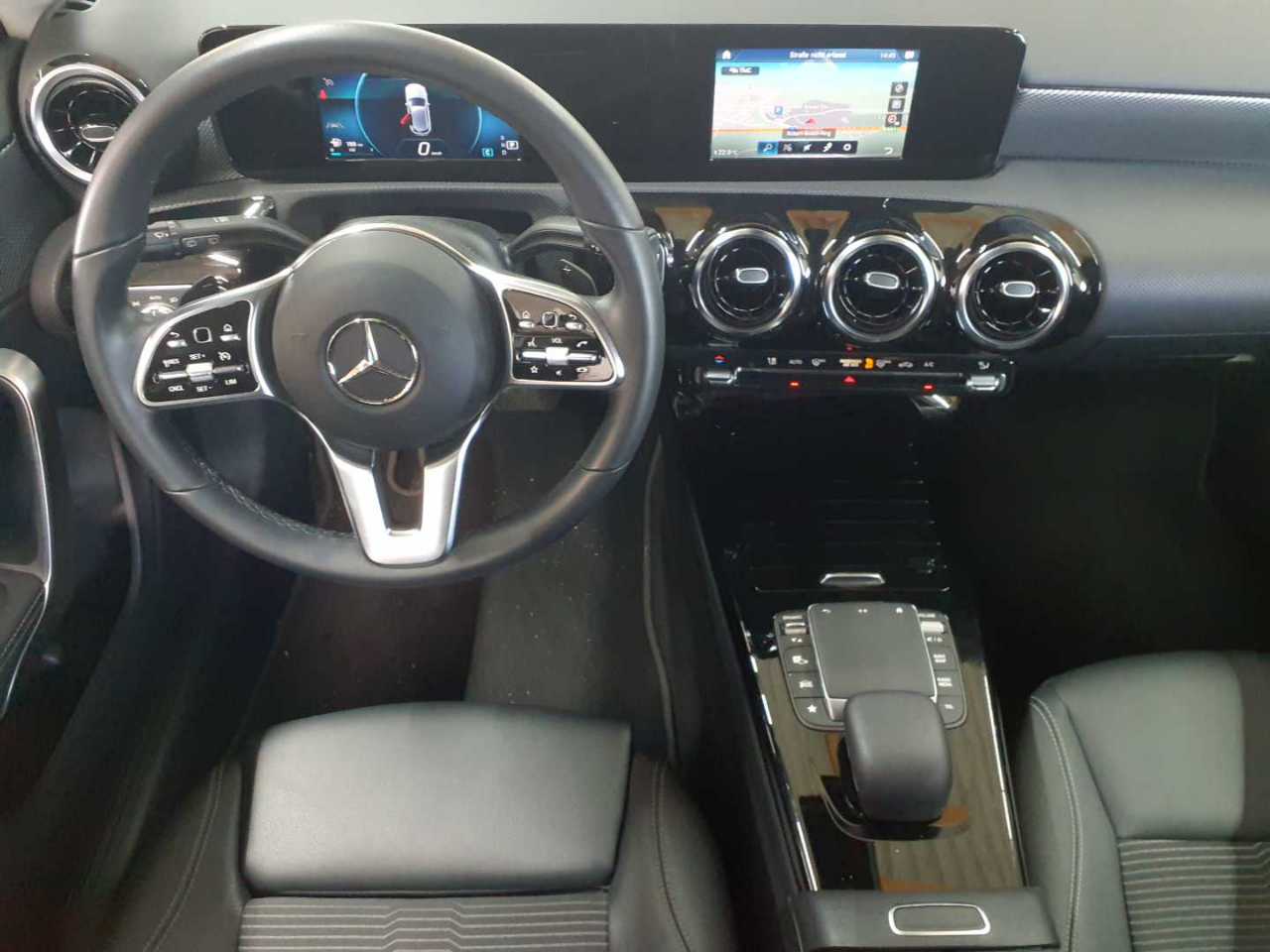 Mercedes-Benz A 200 d 4Matic 8G-DCT Progressive 6