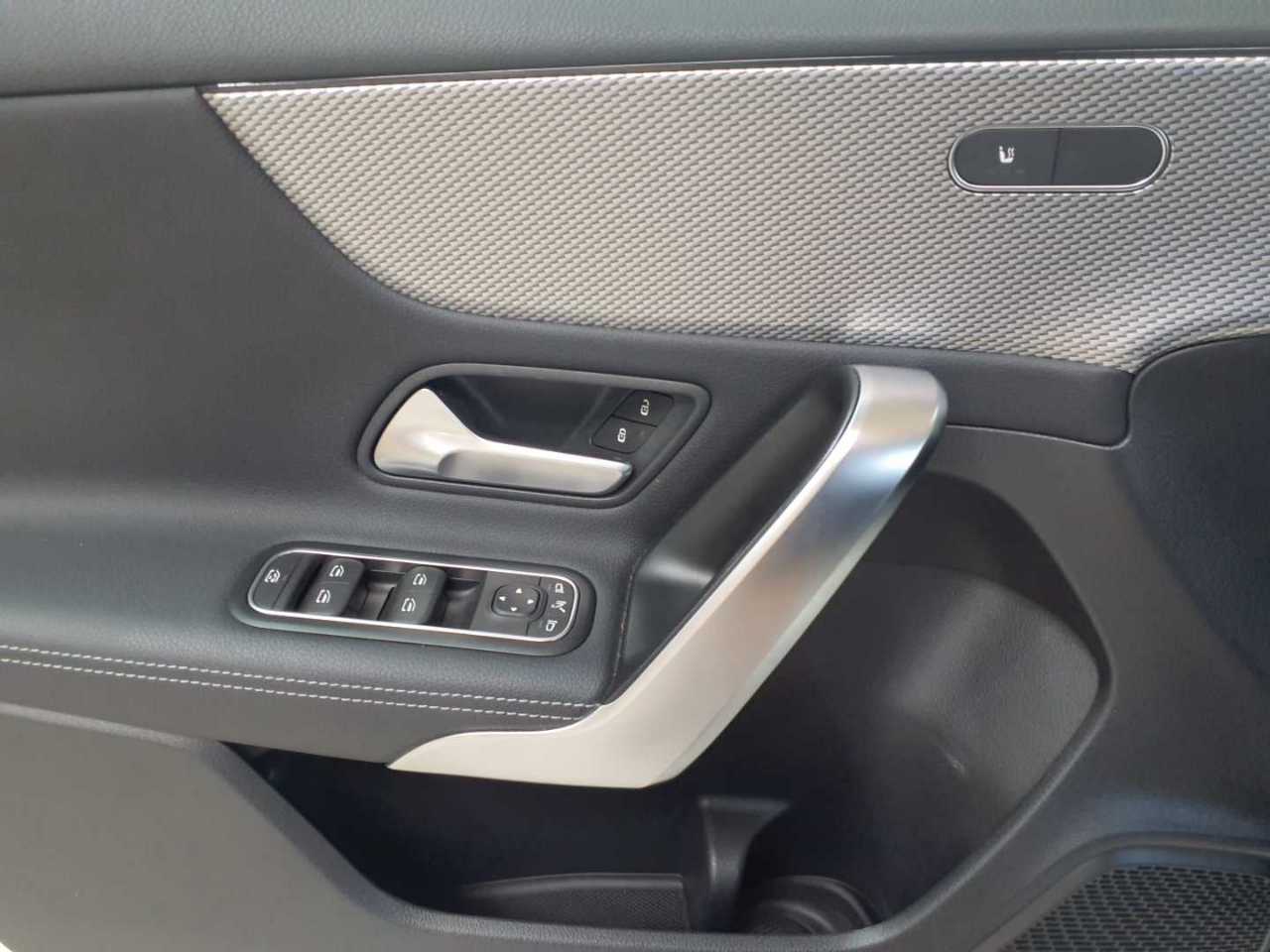 Mercedes-Benz A 200 d 4Matic 8G-DCT Progressive 4