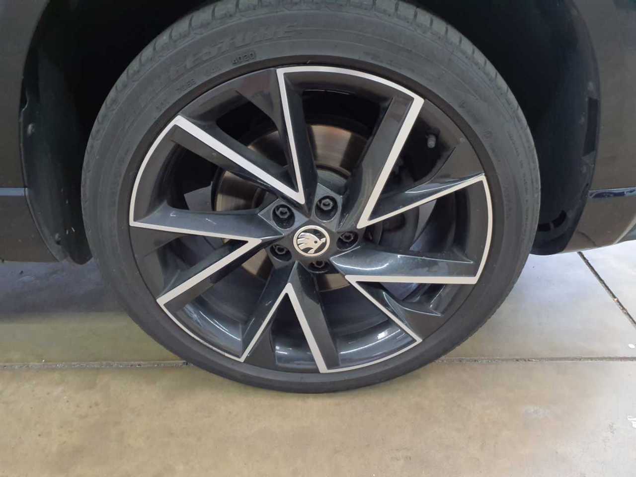 Skoda Karoq 2.0 TDI SCR 4x4 DSG Sportline 15
