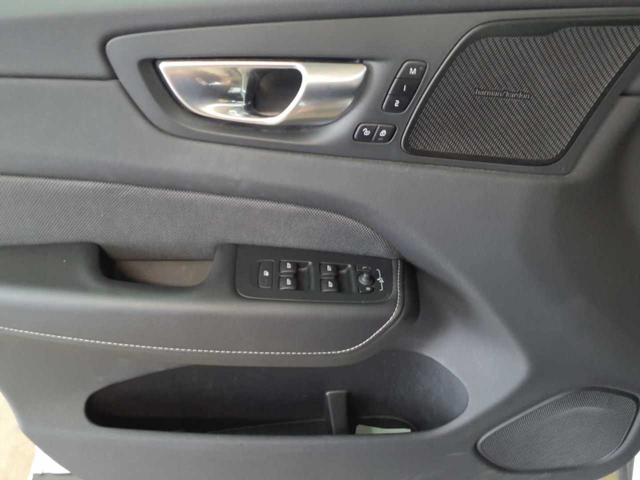 Volvo XC60 B4 D AWD Geartronic RDesign 4