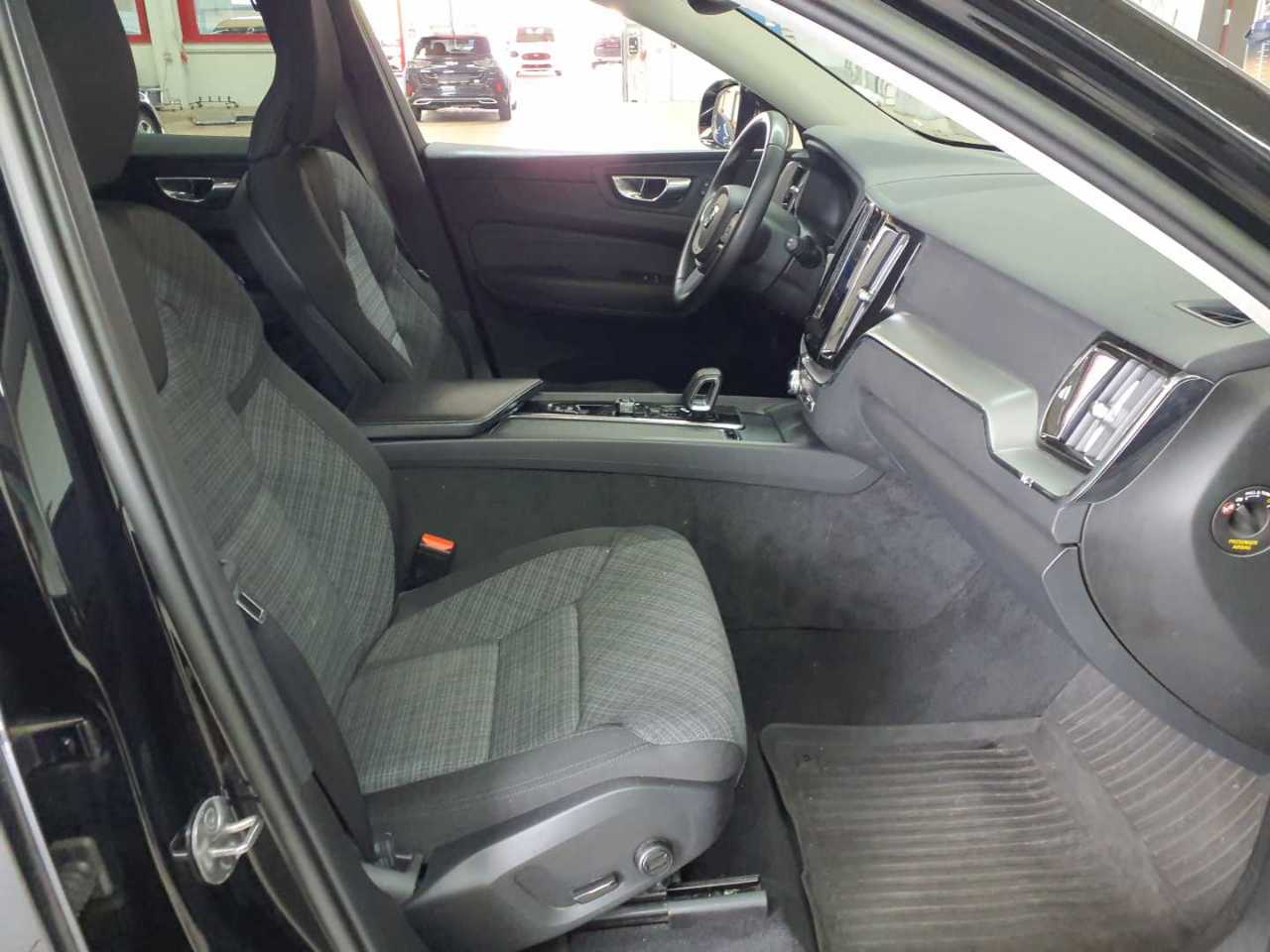 Volvo XC60 B4 D AWD Core 13