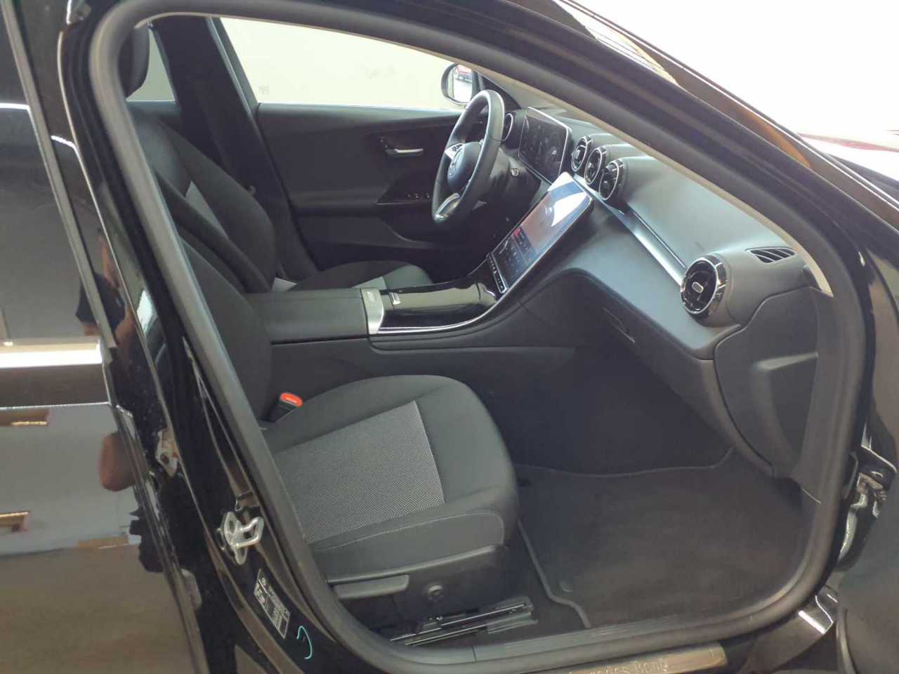 Mercedes-Benz C 300 de 4Matic T 9G-TRONIC 12