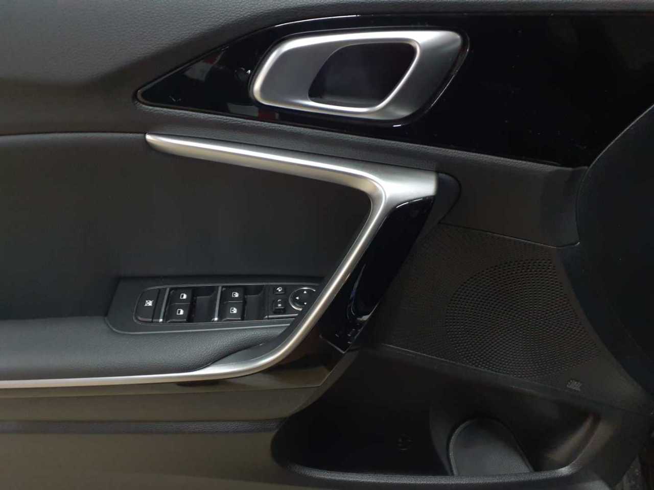 Kia Ceed 1.6 CRDi (48V Mild-Hybrid) DCT7 GT Line 4