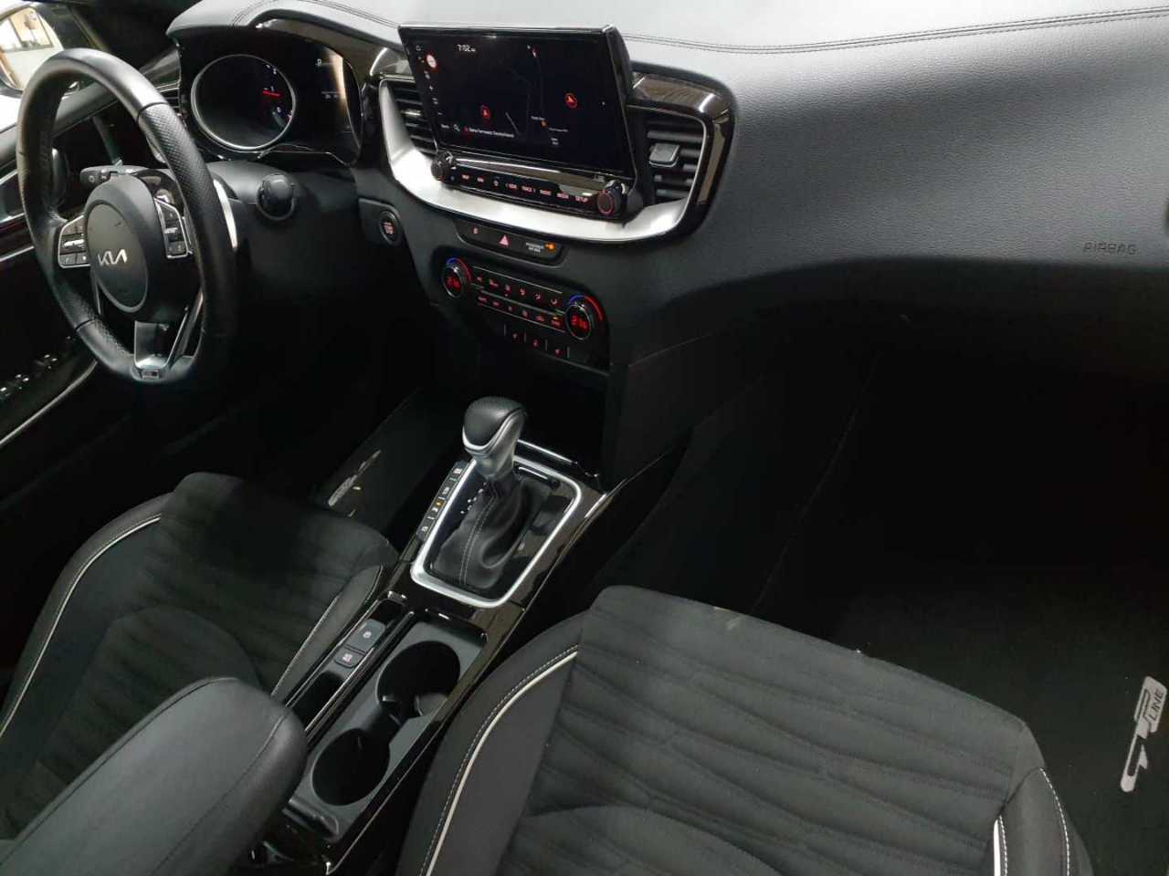 Kia Ceed 1.6 CRDi (48V Mild-Hybrid) DCT7 GT Line 13
