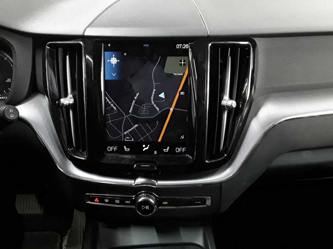 Volvo XC60 B4 D AWD Geartronic Momentum Pro 6