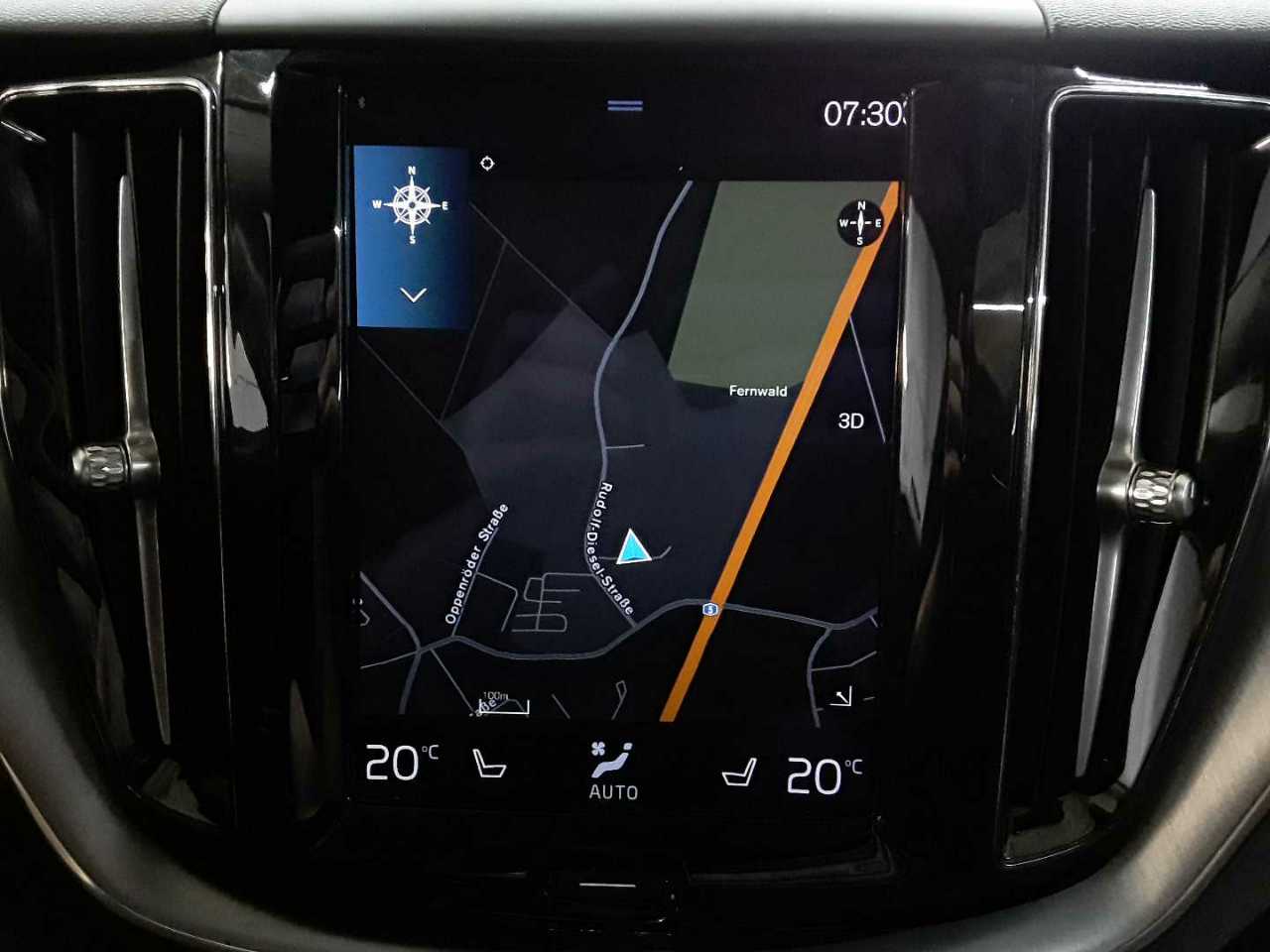 Volvo XC60 B4 D AWD Geartronic Momentum Pro 12