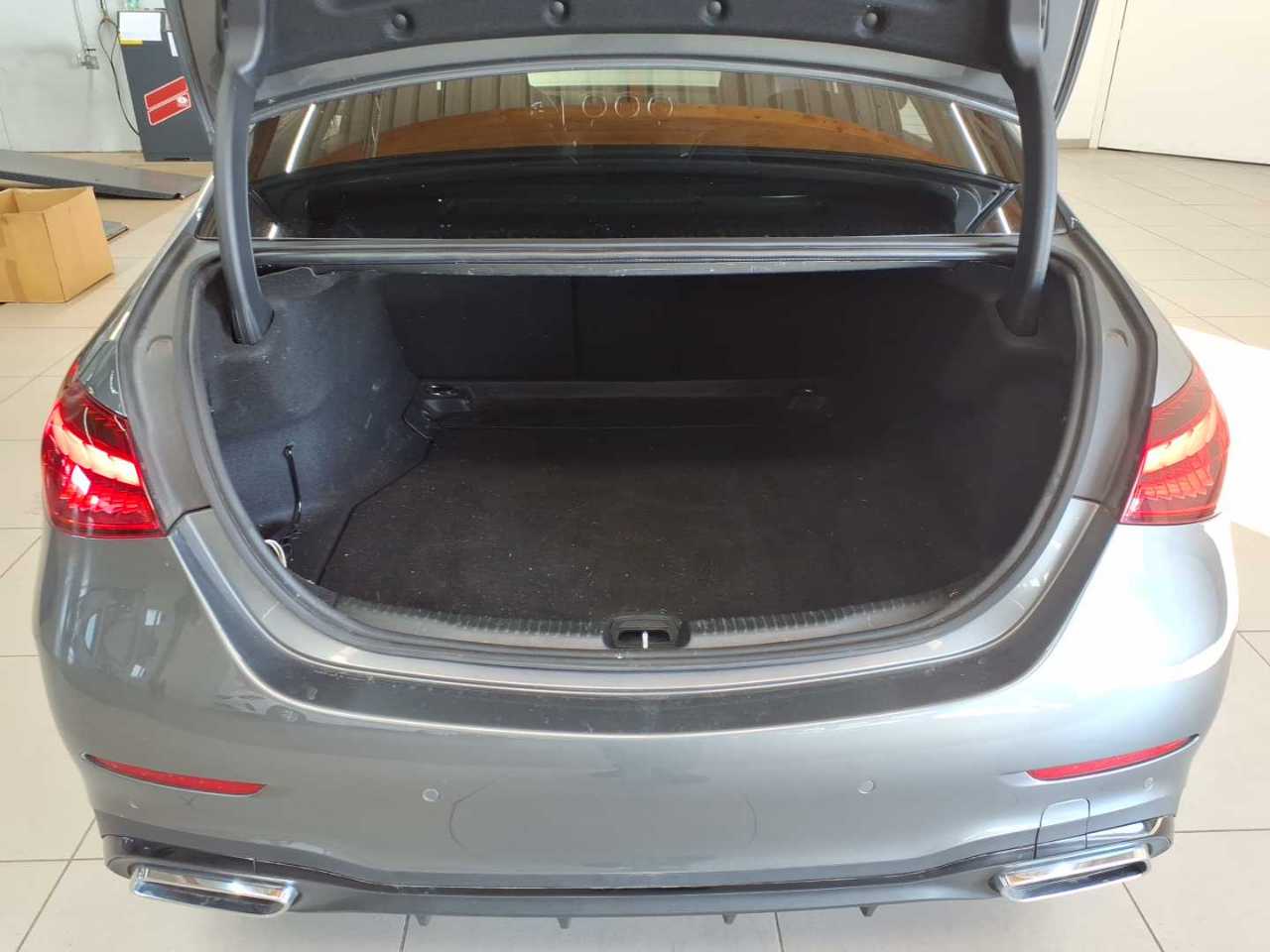 Mercedes-Benz C 300 9G-TRONIC AMG Line 9