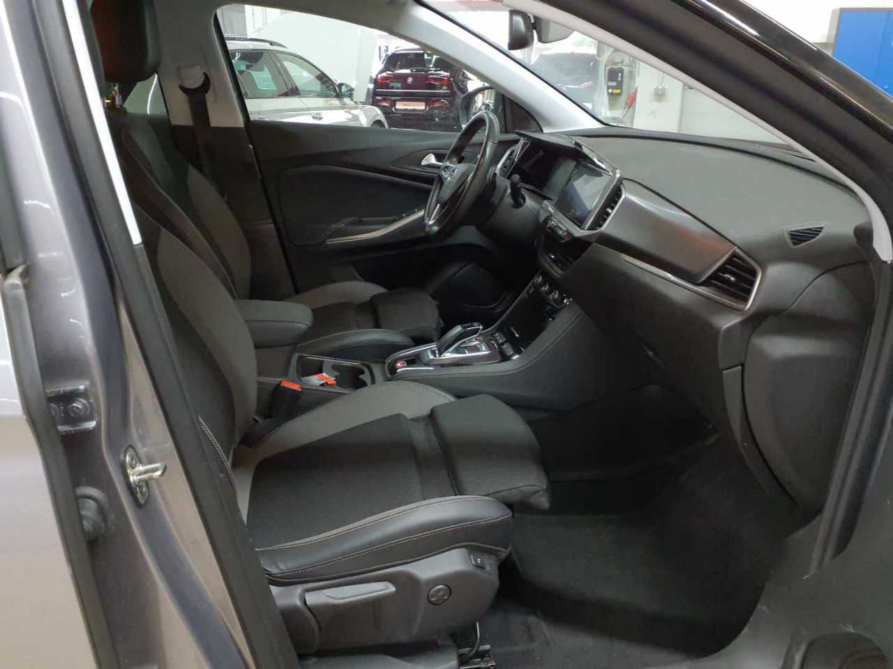Opel Grandland 1.5 D Automatik Business Elegance 8