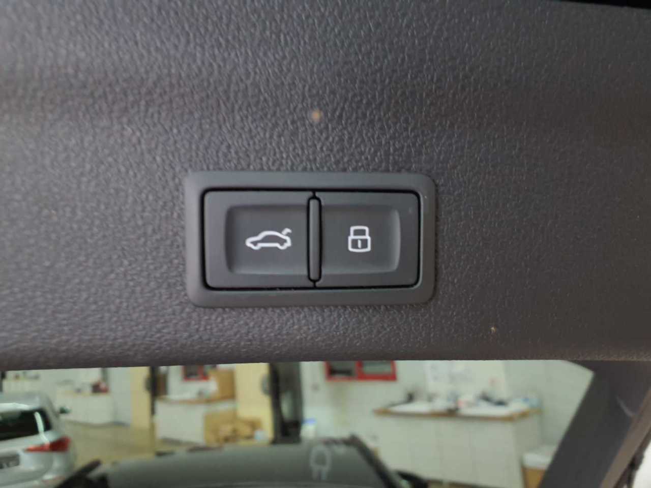 Audi A6 Avant 55 TFSI e quattro S tronic sport 12