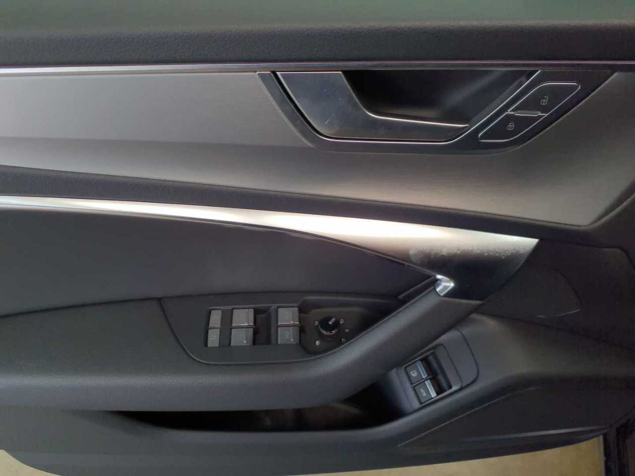 Audi A6 Avant 55 TFSI e quattro S tronic sport 4