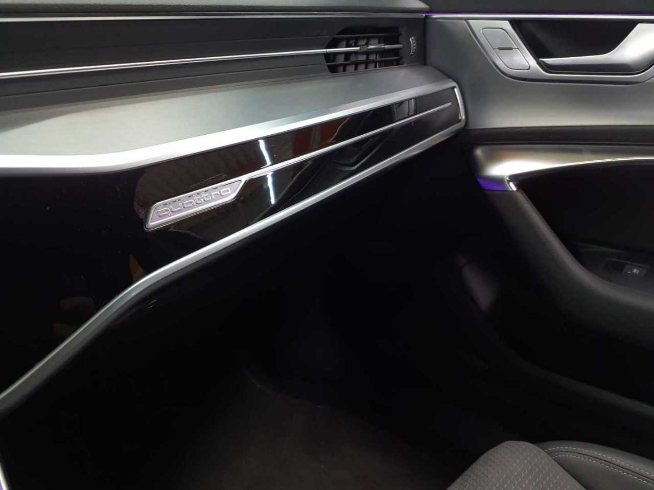 Audi A6 Avant 55 TFSI e quattro S tronic sport 18