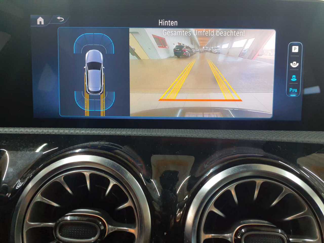 Mercedes-Benz A 200 d 8G-DCT Progressive Advanced 16