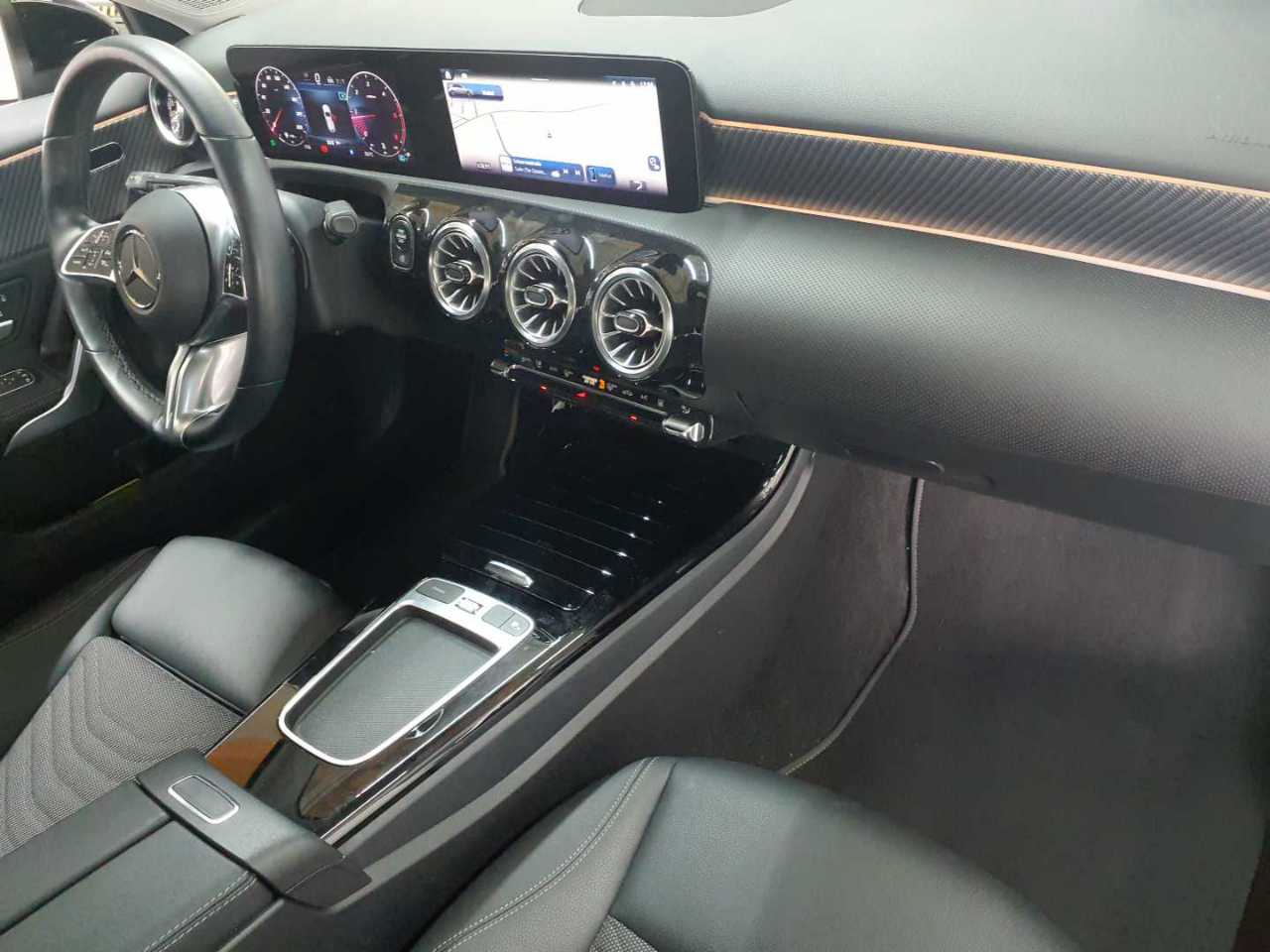 Mercedes-Benz A 200 d 8G-DCT Progressive Advanced 13