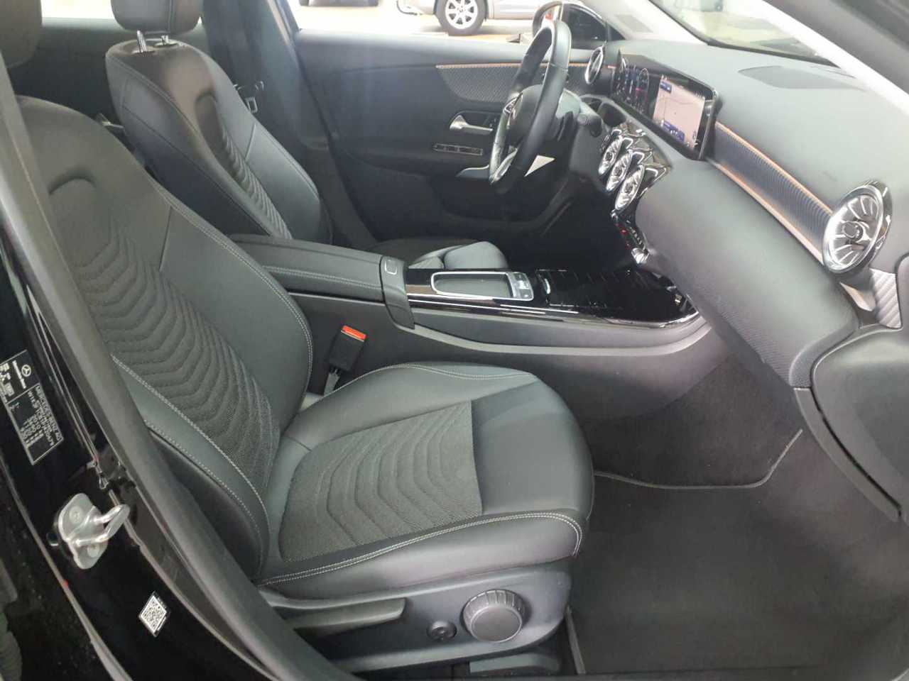 Mercedes-Benz A 200 d 8G-DCT Progressive Advanced 12