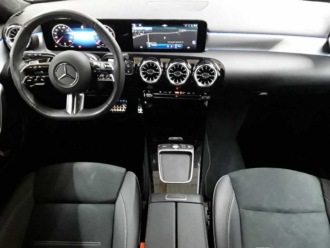 Mercedes-Benz A 200 7G-DCT Special Edition 9