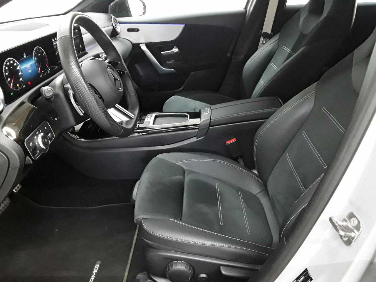 Mercedes-Benz A 200 7G-DCT Special Edition 7