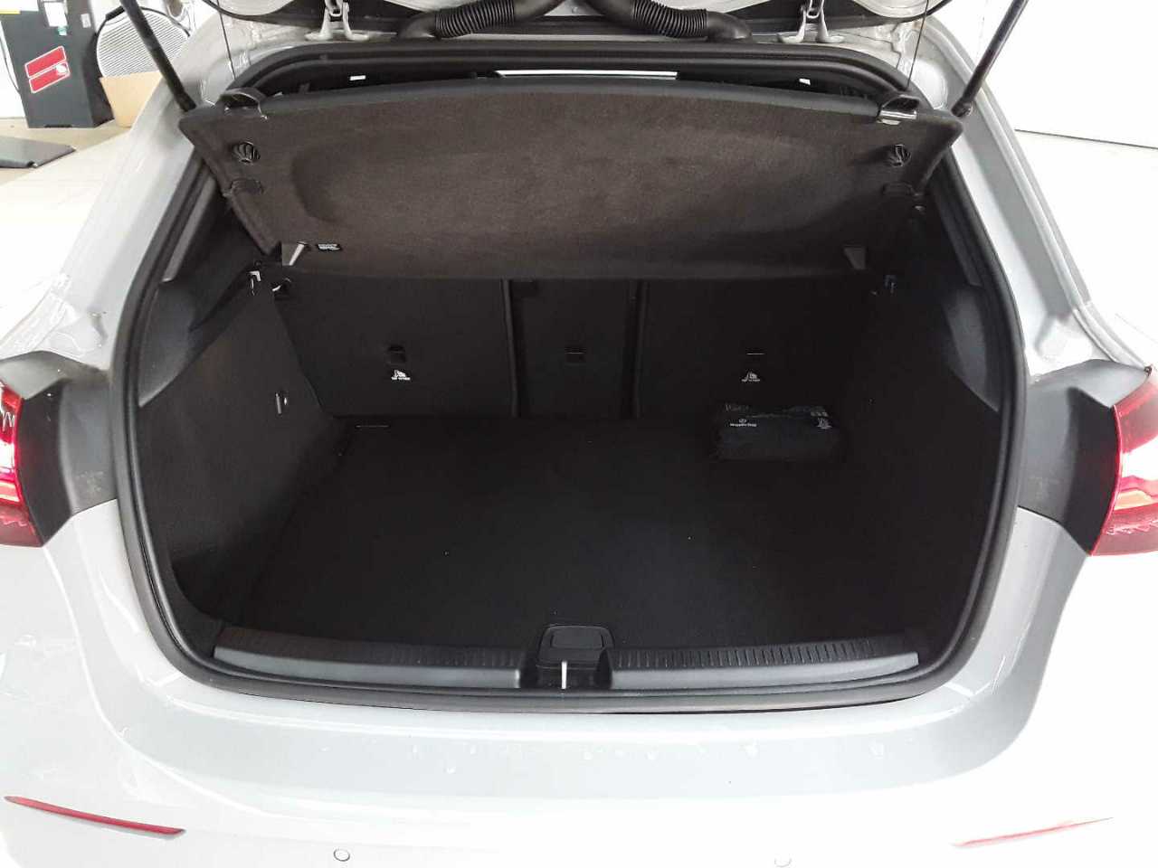 Mercedes-Benz A 200 7G-DCT Special Edition 15