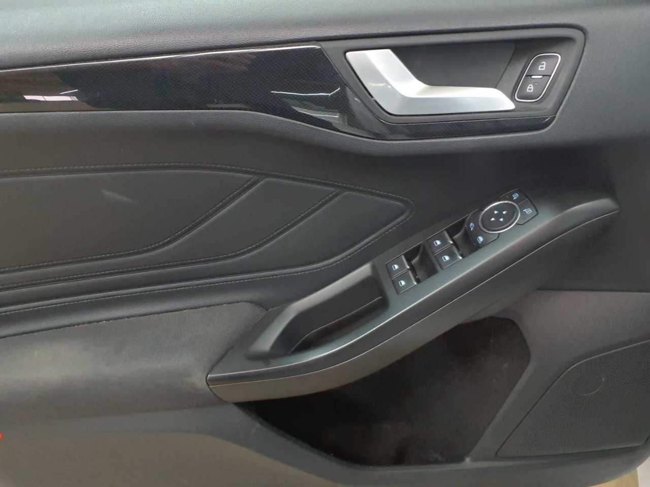 Ford Focus Turnier 1.5 EcoBlue Start-Stopp-System ST-LINE 4