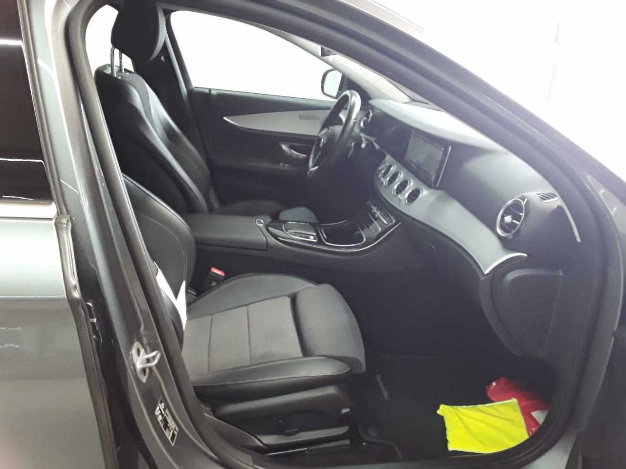 Mercedes-Benz E 220 d T 9G-TRONIC Avantgarde 8