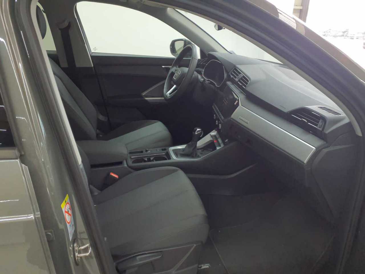 Audi Q3 40 TFSI quattro S tronic advanced 8