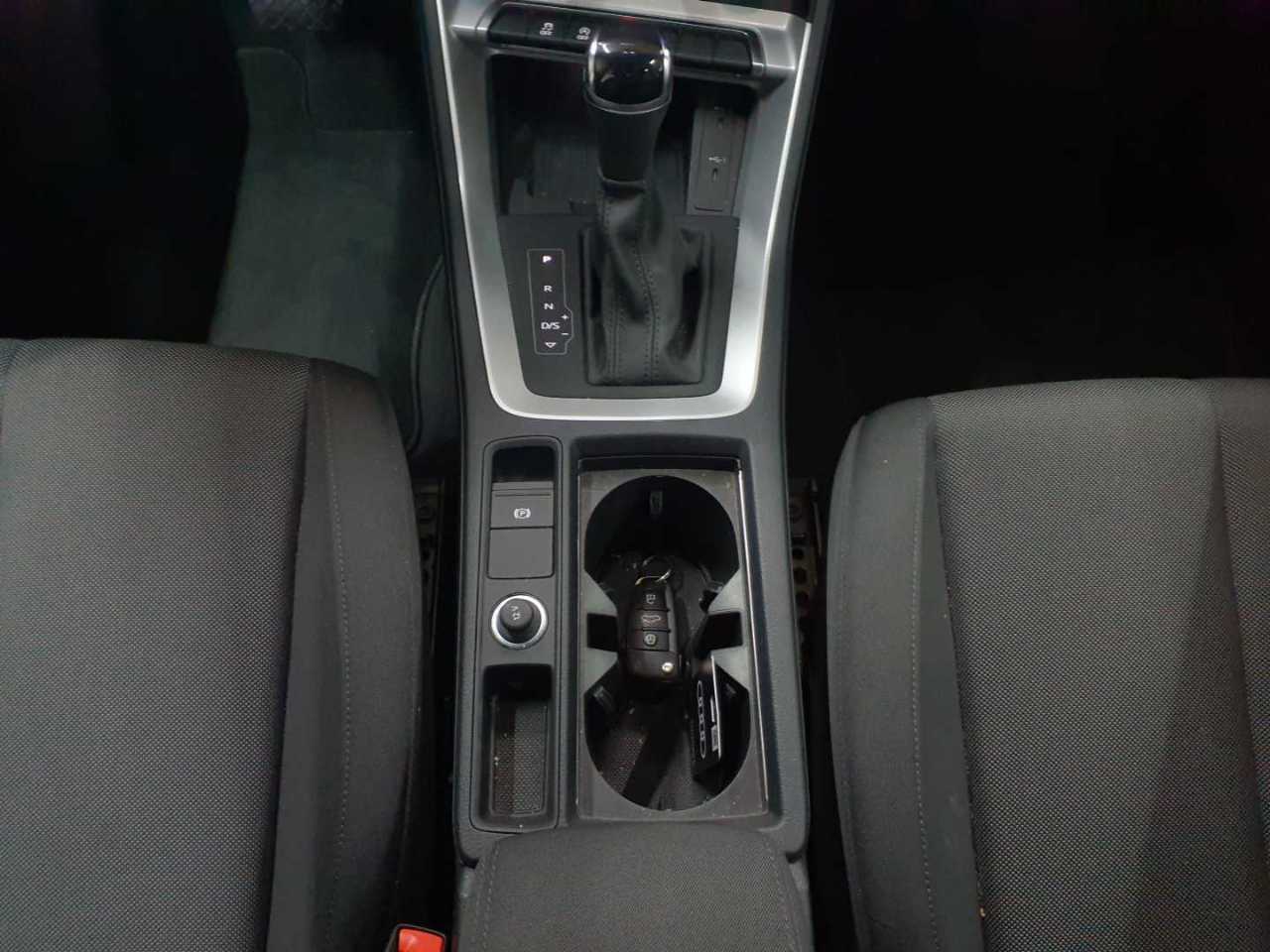 Audi Q3 40 TFSI quattro S tronic advanced 10