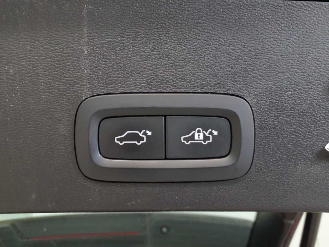 Volvo XC40 T5 Recharge DKG Inscription 13