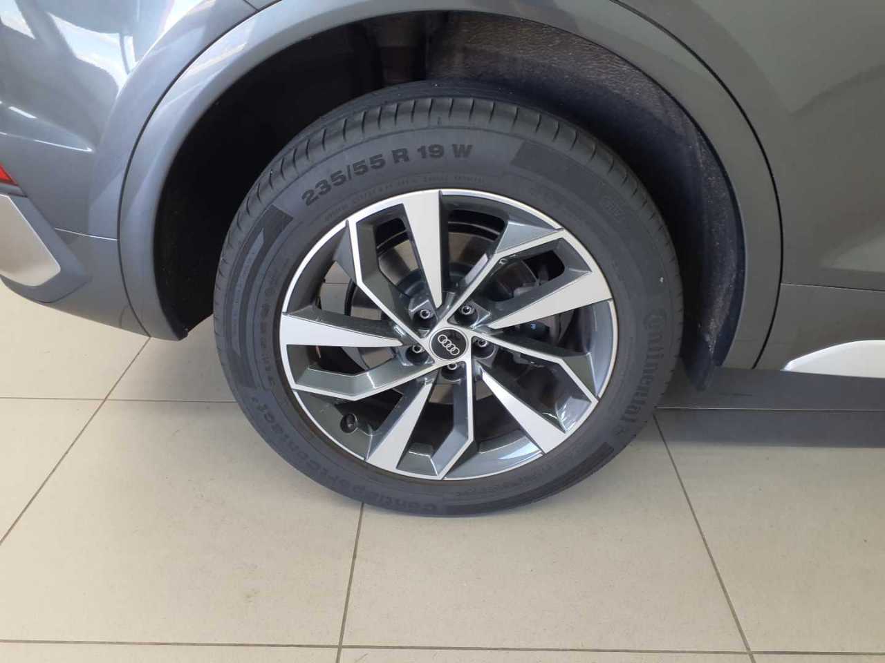 Audi Q5 40 TDI Sportback quattro S tronic S line 12