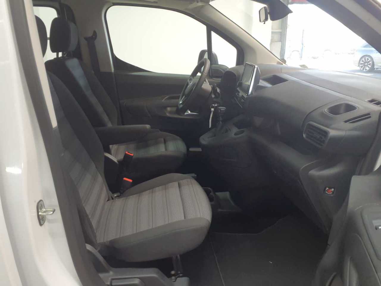 Opel Combo Life 1.2 Turbo Start/Stop Edition 8