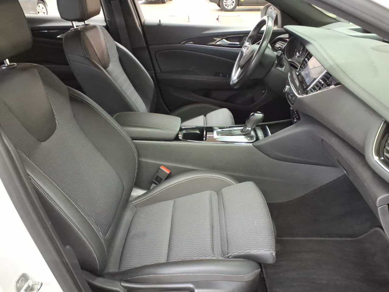 Opel Insignia Sports Tourer 2.0 Diesel Aut. Business Elegance 8