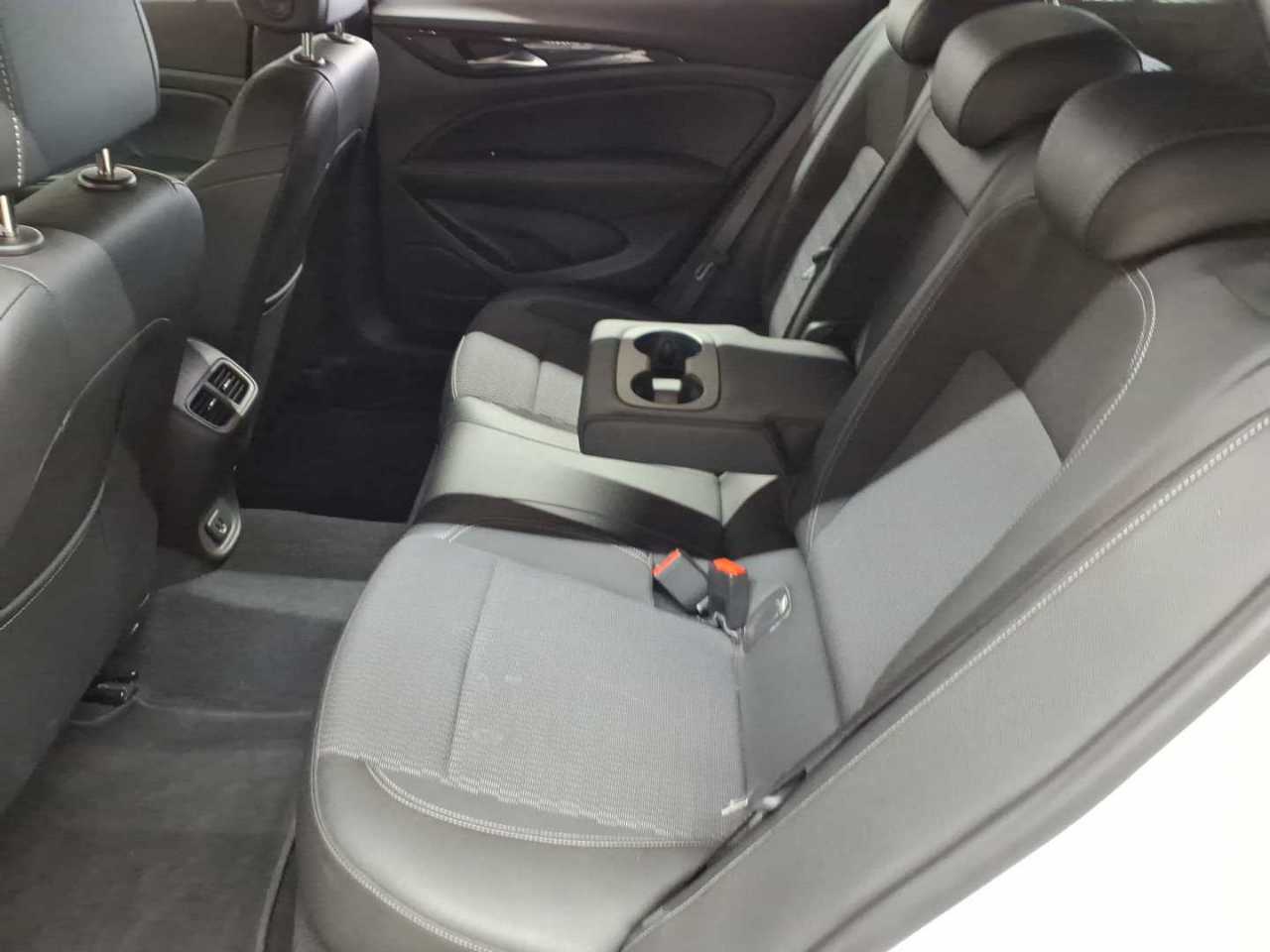 Opel Insignia Sports Tourer 2.0 Diesel Aut. Business Elegance 13