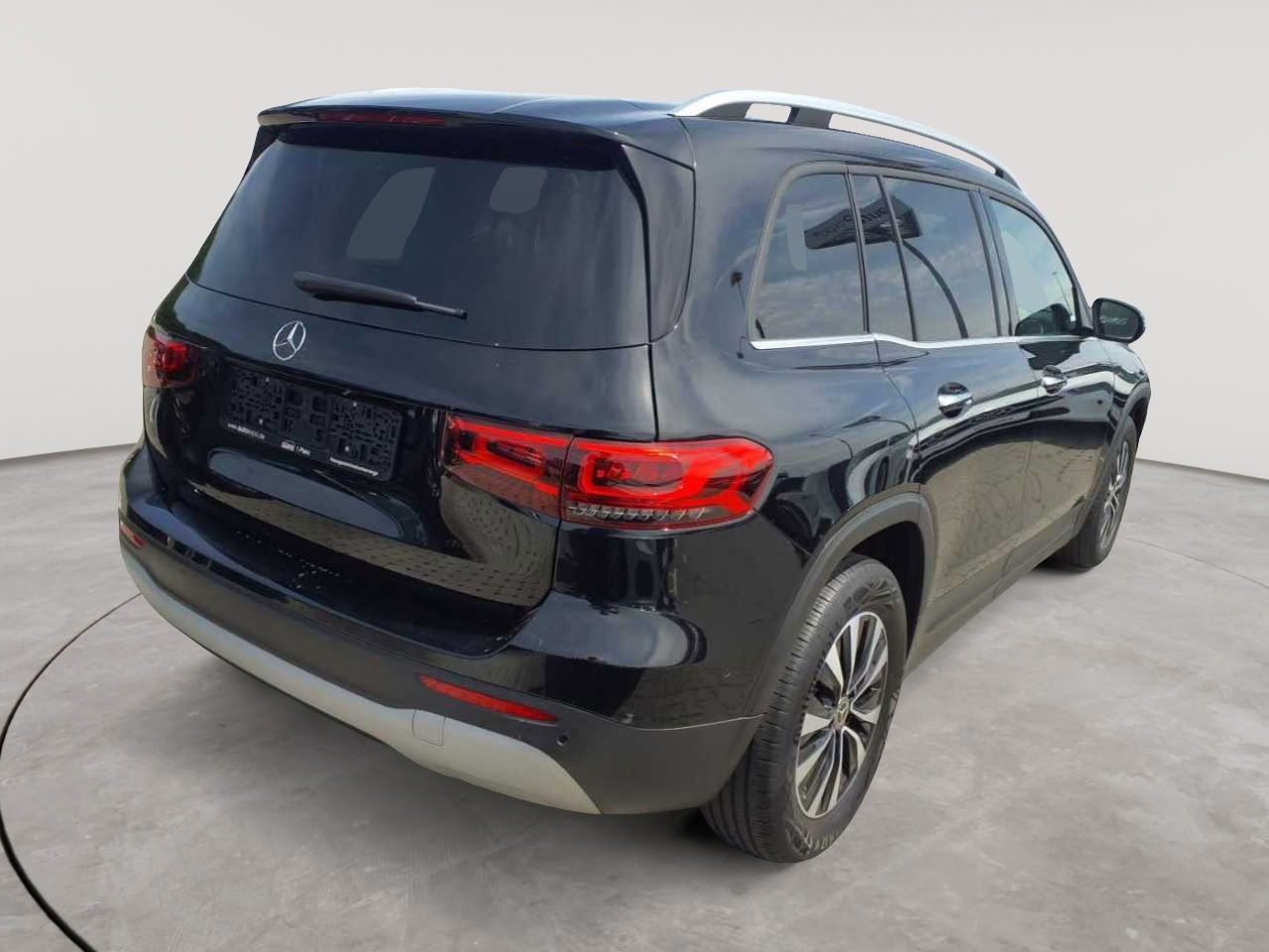 Mercedes-Benz GLB 220 d 4Matic 8G-DCT Style 4